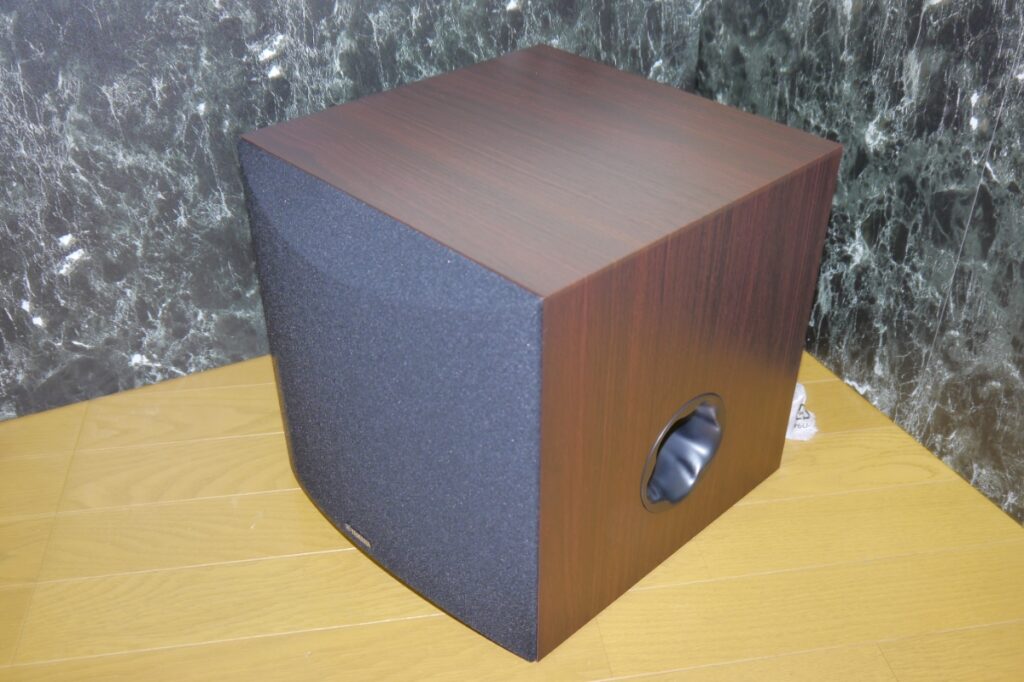 ヤマハ YAMAHA　NS-SW050　サブウーファー 木目 YAMAHA 「NS-SW050 サブウーファー」を購入した - DTM初心者のblog